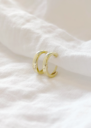 Bella & Wren Jewelry Capri Huggie SML