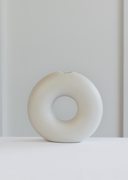 Lisa Warren Circle Vase | Solid White