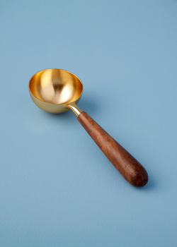 Be Home Gold & Wood Scoop